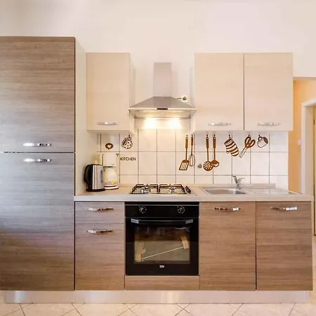 Two-bedroom In Crikvenica Xxxiii Lejlighed *